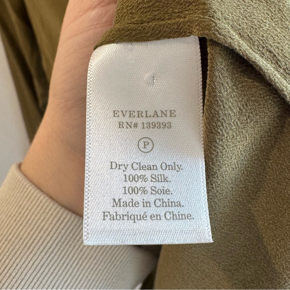 Everlane Olive Green Silk Button Up Shirt Size 0 - Picture 3 of 4